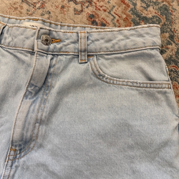 Mango MNG Mom80 Denim Shorts | 12 | Light Wash - Picture 4 of 8